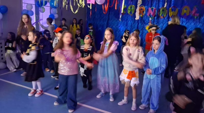 Wyginam śmiało ciało..