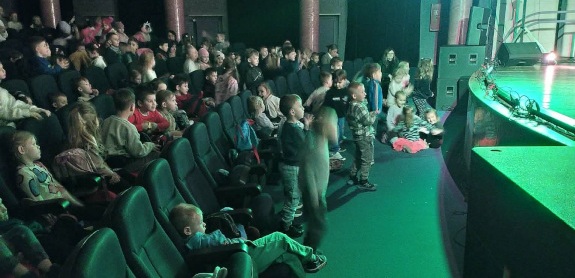 Teatr potrafi zachwycić najmłodszych.