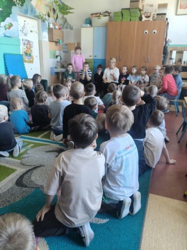 Grupy Pszczółki oraz Świętokrzyskie Nutki i klasa 1