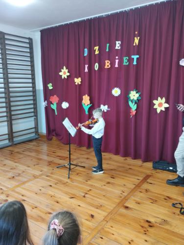 2023/2024 Dzień Kobiet w klasach 1-3