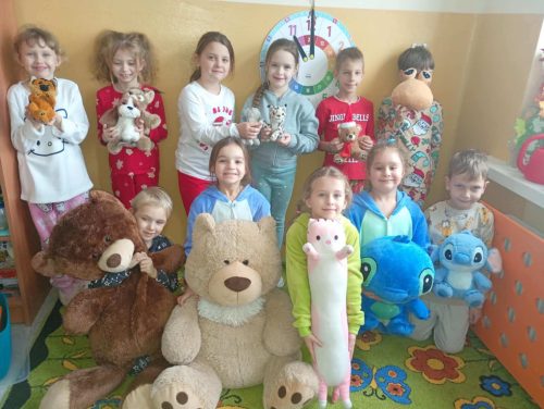 uczniowie klasy pierwszej - Dzień Piżamy