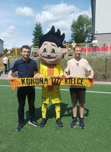 Scyzio z uczniami klasy szóstej i siódmej