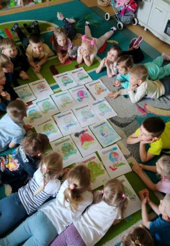 Smerfy zastanawiają się, jak dbać o Ziemię 