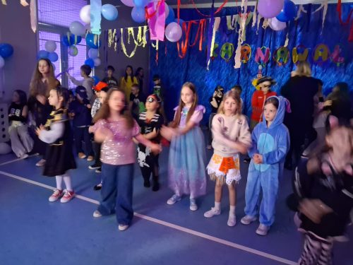 Wyginam śmiało ciało..