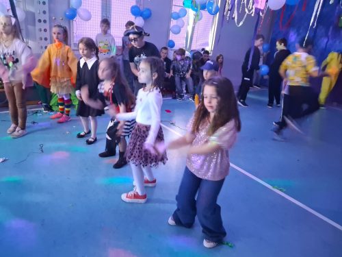 Tańczymy, śmiejemy się, bawimy !