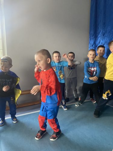 Zabawa na sali gimnastycznej