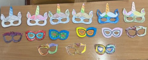 Maski karnawałowe wykonane przez uczniów