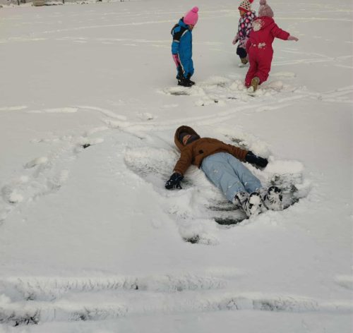 Czyżby anioł na śniegu?