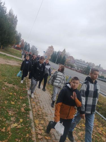 2024/2025 Pamiętamy. Piesza wycieczka do pomnika Powstania Styczniowego