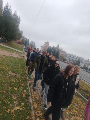 2024/2025 Pamiętamy. Piesza wycieczka do pomnika Powstania Styczniowego