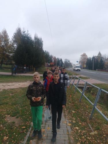 2024/2025 Pamiętamy. Piesza wycieczka do pomnika Powstania Styczniowego