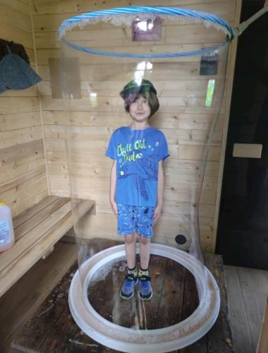 Olek w bańce wodnej 