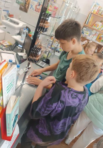 Dzieci listy wysyłają