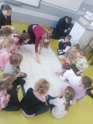 2024/2025 Realizacja innowacji pedagogicznej Roboty Photon od najstarszych dla najmłodszych