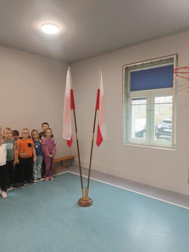 2024/2025 Szkoła do hymnu