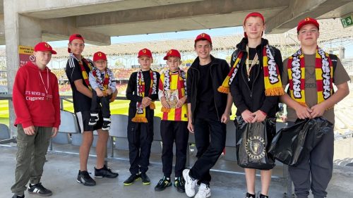 Przed wejściem na stadion