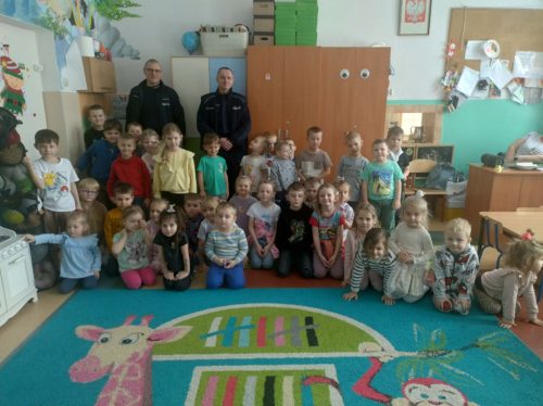 Na zdjęciu dzieci z grupy ,,Świętokrzyskie Nutki oraz ,,Biedronki