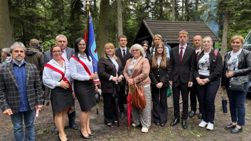 Delegacja na polanie Wykus