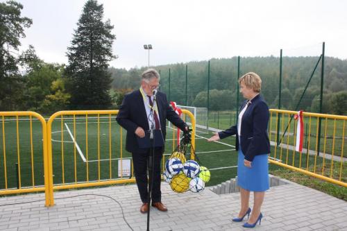 UROCZYSTE OTWARCIE BOISKA SZKOLNEGO