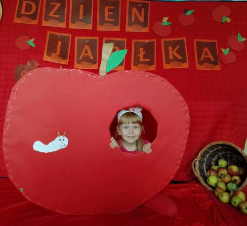 2022/2023 Czerwone jabłuszko