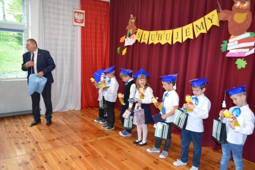 Ślubujemy!- pasowanie na uczniów klasy pierwszej