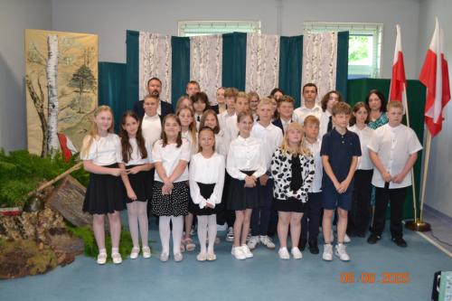 Wszyscy występujący uczniowie z opiekunami