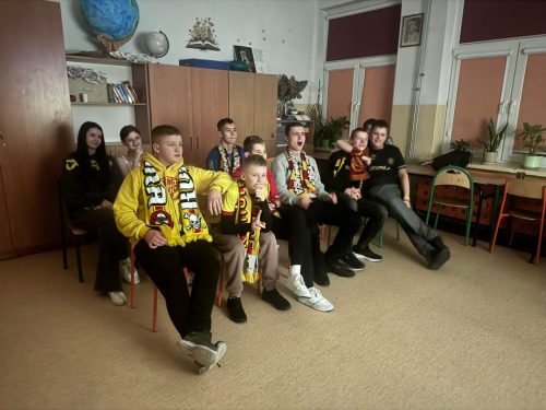 W oczekiwaniu na mecz.