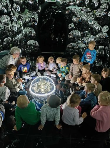 dzieci z grupy Biedroneczki 