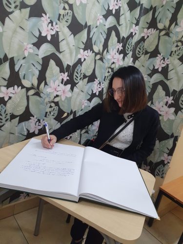 Wpis do księgi pamiątkowej - p. Małgorzata Łukasik - Przewodnicząca Rady Rodziców